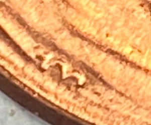 Mint error 2018 D Penny - initials VDB on obverse not actual letters but arches - Picture 1 of 7
