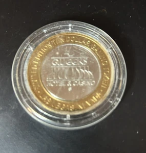 Limited Edition Gaming Token from 4 Queens (Gold/Silver) - Picture 1 of 2