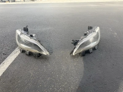 Faros para Chrysler 200 2015-2017 con bombillas de plomo (sin señales de giro) Foto 1 de 4