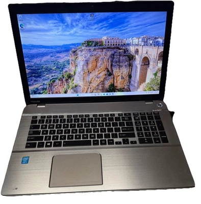 Toshiba Satellite P75-A7200 Intel i7-4700MQ 2.4GHz 14 GB 250 SSD+ 500 HDD Win 11 - Image 1 of 4