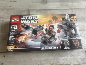 LEGO Star Wars: Ski Speeder vs. First Order Walker Microfighters (75195) - Picture 1 of 1