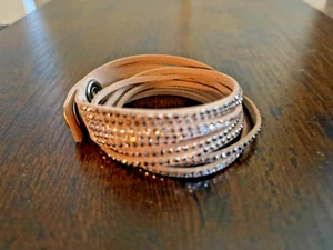 Touchstone Crystal by Swarovski Wrap Bracelet Laguna 22-23” Tan Gold - Bild 1 von 4