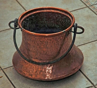 Grand chaudron en cuivre et fer forgé. Ancien.	Φ max 33 cm, ouverture 25 cm - Photo 1/3