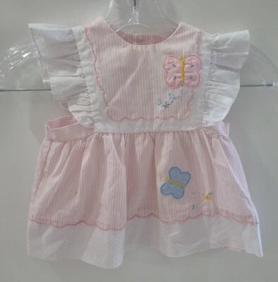 复古 Mayfair 粉色和白色蝴蝶连衣裙 学步儿童 女孩 Sze 18 个月污渍⬇ — 第 1/4 张图片