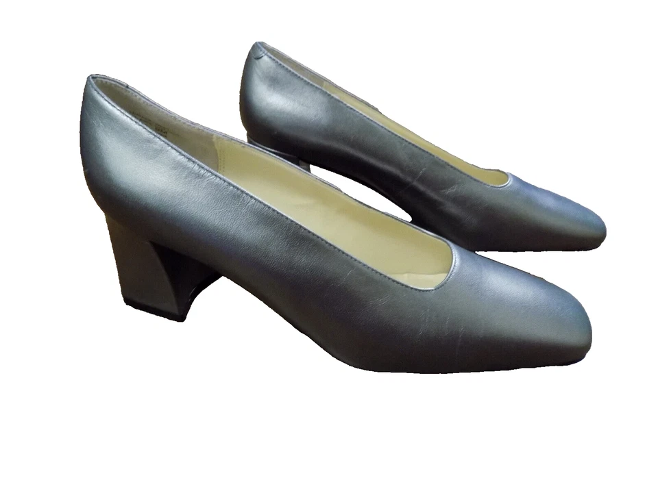 Vintage SAM & LIBBY low 2.5" Heels Pumps Metallic pewter Leather Classy EUC sz 9 - Image 1 of 4