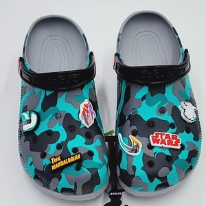 NEW Star Wars Adult Crocs Mens 9 Green Camo The Mandalorian Disney Parks Clogs - Picture 1 of 5