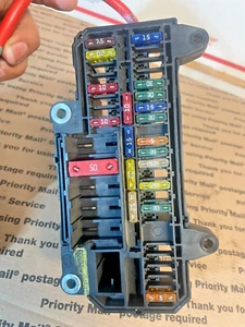 2004 BMW 745 Li, TRUNK FUSE BOX, P/N 6113 6 900 - Picture 1 of 9