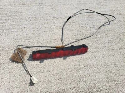 2006 英菲尼迪 M35 第三刹车灯 OEM — 第 1/4 张图片