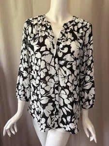 Nueva Blusa Top NYDJ Negra/Blanca Floral Manga 3/4 Talla M - Imagen 1 de 5