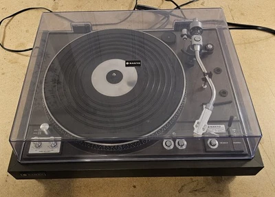 Sanyo TP 825D прямой привод проигрыватель - работает - отличная форма - Изображение 1 из 4