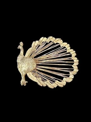 Vintage  Gold Tone Large Wire Wrapped Peacock Bird Brooch Tail Feather Detail - Image 1 of 4
