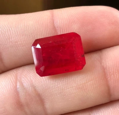 11 Cts Lab Created Red Ruby Faceted 16x11x7 MM Emerald Cut Ruby Loose Gemstone - Image 1 of 4