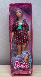 Barbie Fashionistas Muñeca #157 Curvilínea con Pelo Lavanda Usando Vestido Rojo a Cuadros - Imagen 1 de 7