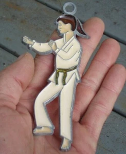MARTIAL ARTS KARATE VINTAGE 1960'S 1970'S SUNCATCHER HANGING WINDOW DECORATION - Picture 1 of 4