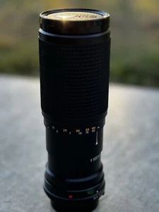 Minolta Celtic MD 100-200mm f/5.6 Manual Focus Lens + Case - Picture 1 of 16
