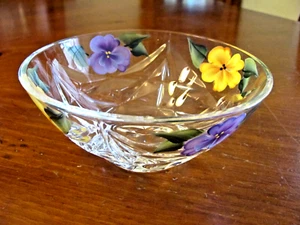 BEAUTIFUL ROCK CRYSTAL 5 1/2" BOWL HAND PAINTED PANSY FLOWERS & SIGNED MINT - Picture 1 of 7