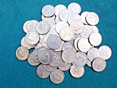 Kennedy Half Dollars Lot Of 100 Variety Of Dates From 1971 & Up Circulated .50 c Cover