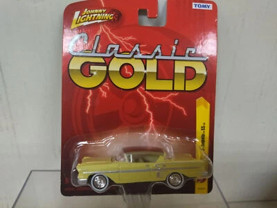CHEVROLET IMPALA 1958 SS CLASSIC GOLD 1:64 JOHNNY LIGHTNING - Immagine 1 di 3