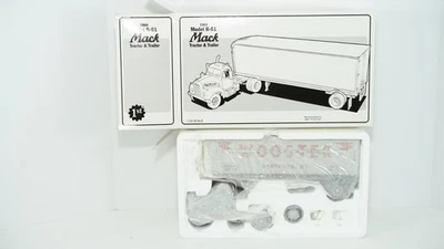 Remolque tractor First Gear 1/34 1960 Mack B-61 Wooster 19-1208 nuevo G2-7 Foto 1 de 4