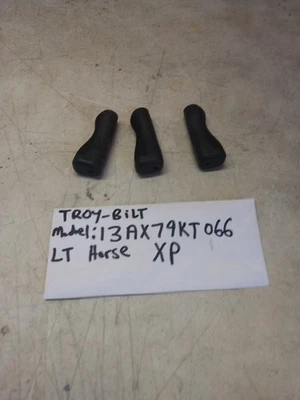 Cortacésped de montar Lt Horse XP Troy-Bilt modelo #: 13AX79KT066 manijas de palanca  Foto 1 de 4
