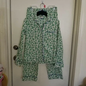 American Outfitters "Green/White Reindeer Flowers" PJ Set - SZ. Top -S/Bott. XS - Picture 1 of 8