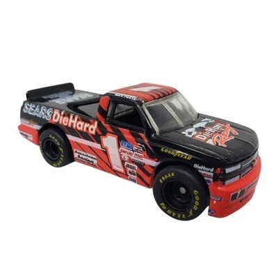 Camioneta Chevy Nascar Racing Champions Jones Craftsman Sears Diehard escala 1:64 Foto 1 de 4