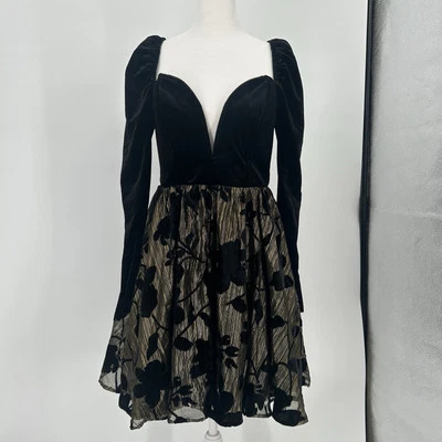 Mini Vestido Ashley Park x RTR Encore Floral Terciopelo Para Mujer 8 Negro Dorado Precio de venta sugerido por el fabricante $395 Foto 1 de 4