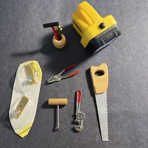 Miniature Dollhouse/Diorama items : Tools, Flashlight And Door Knobs