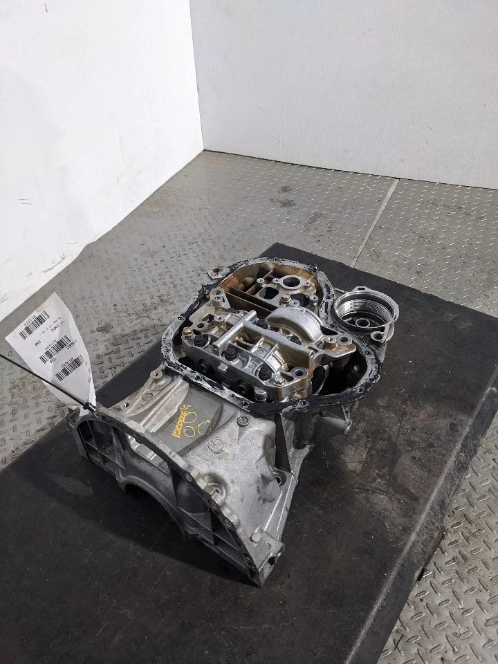 Cacerola de aceite 2,4 L 2AZFE motor superior se adapta a 11-13 MATRIX 1180353 Foto 1 de 4