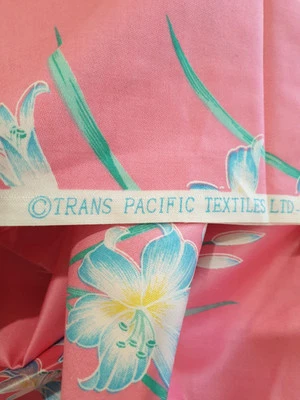 Tecido de algodão TRANS PACIFIC TEXTILES rosa quente amarelo/azul claro flores 3 jardas - Imagem 1 de 4
