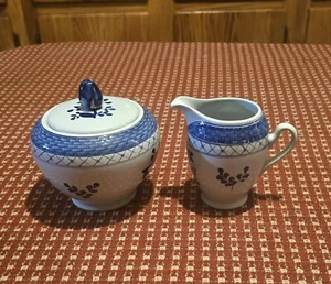 Royal Copenhagen Dinamarca Fajance Rosas Azules Tranquebar Crema y Azúcar. - Imagen 1 de 11