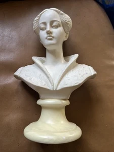 Bin alabaster and marble Lady figurine by A. Giannelli 9” - Foto 1 di 17