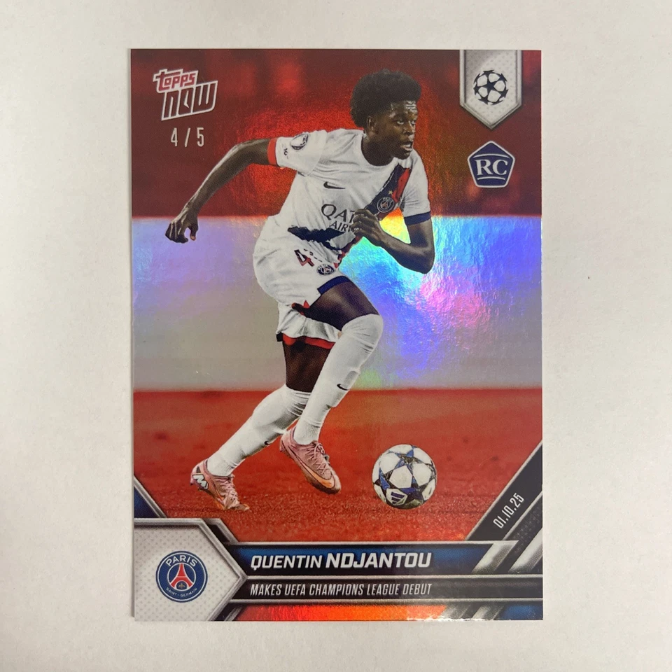 2025 Topps Now UEFA UCL Quentin Ndjantou #28 RC Rookie UCL debut rojo 4/5 PSG Foto 1 de 3