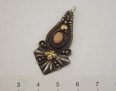 CIONDOLO ETNICO ARGENTO ORO E CORALLO  SILVER PENDANT GOLD CORAL - Immagine 1 di 3