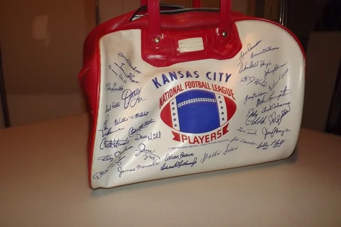 Vintage  1969 NFL KC Chiefs PLAYER BAG-autographed both sides Cover