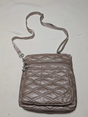 Bolso Bandolera Baggallini Moderno Bolsillo Rosa Metálico Edredón Foto 1 de 4