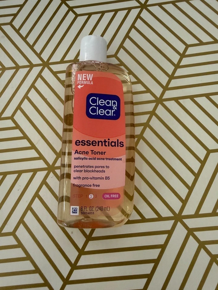 Clean & Clear Essentials Oil-Free Acne Toner with Salicylic Acid 8 fl oz - Image 1 of 2