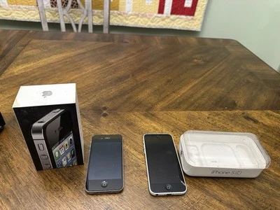 Apple iPhone 4 黑色 8GB。 适用于苹果 5C 8 GB 可用 — 第 1/4 张图片