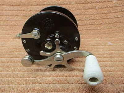 VINTAGE PENN No.85 BAKELITE SEA BOY MULTIPLIER CASTING SEA FISHING REEL- NICE - Image 1 of 4
