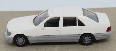 MICRO WIKING HO 1/87 MERCEDES BENZ 500 SEL LIMOUSINE BIANCA #15851 No BOX - Immagine 1 di 4