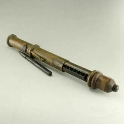 Armas frías antiguas chinas arma oculta flecha trabajada oculta en una funda Foto 1 de 3