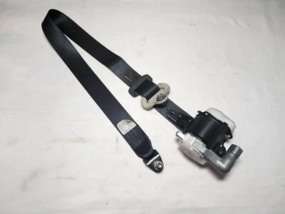 2010 - 2013 Mazda 3 Passengers (FRONT RIGHT) Seat Belt Assembly (OEM) Black  Foto 1 de 4