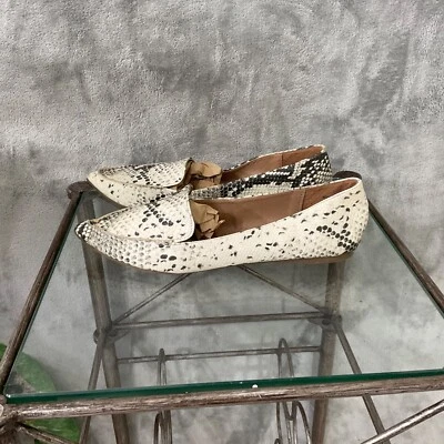 Sapatos femininos Madden Girl Henie Comfort Flats tamanho 7 estampa de pele de cobra biqueira pontiaguda - Imagem 1 de 4