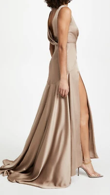 VESTIDO TREN LARGO ESCALA FAME AND PARTNERS $345 TALLA 0 BRONCEADO OSCURO Foto 1 de 4