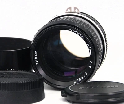 【Casi COMO NUEVO】 Lente retrato Nikon Ai NIKKOR 85 mm f/2,0 MF para montaje F de Japón Foto 1 de 4