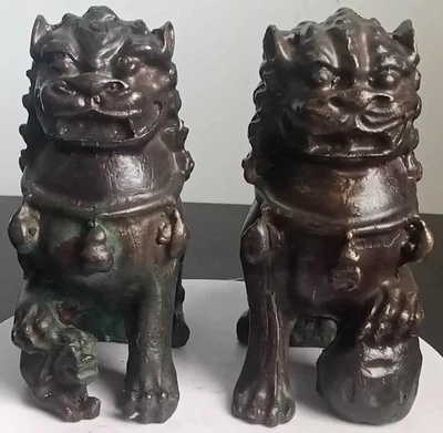 Антикварная бронзовая пара львов 18 века с детьми, охраняющими богатство   - Изображение 1 из 4