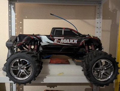 Traxxas E-Maxx 1:8 Brushed  Monstertruck  RTR - Bild 1 von 4