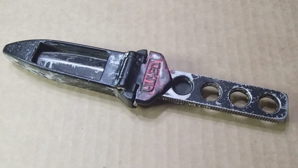Cuchillo de buceo TEKNA Ocean Edge vintage y funda ABS original Foto 1 de 4