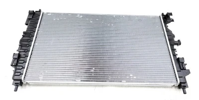 Conjunto de radiador GM 13311079 NUEVO OEM Chevrolet Cruze 1,4 L 2011-2014 Foto 1 de 4