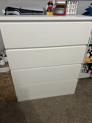 Cómoda IKEA Foto 1 de 2